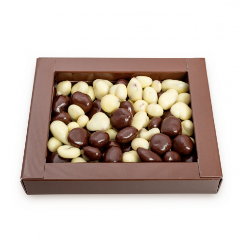Drajeuri din ciocolată amăruie și albă, cu merișoare, 150 g