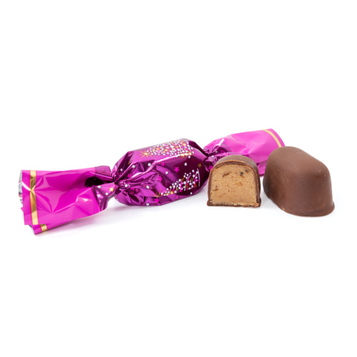 Bomboane de pom din marțipan cu gust de prune-scorțișoară învelite în ciocolată amăruie :: 3 kg