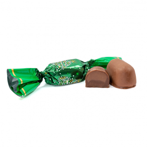 Bomboane de pom din ciocolată, umplute cu cremă mixtă. În cutie de brad de Crăciun, 250 g